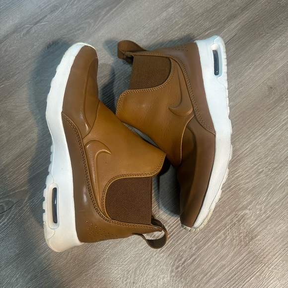 Nike Tan Women’s Air Max Boots 7M - Picture 1 of 4